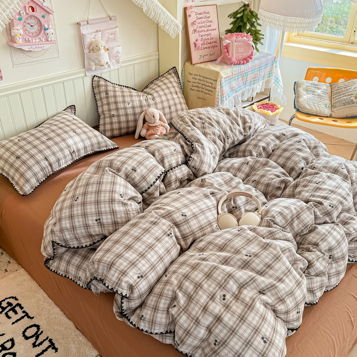 91家纺网 家纺一手货源 找家纺 金丝鸟家纺 2026新款全棉纯棉双层纱贝壳边款四件套 焦糖樱桃 灰