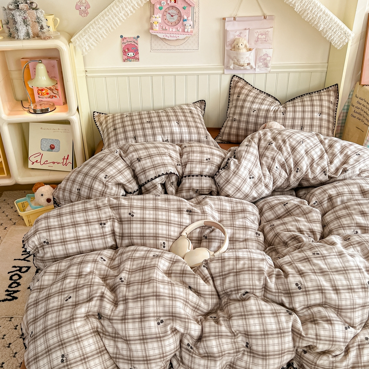 91家纺网 家纺一手货源 找家纺 金丝鸟家纺 2026新款全棉纯棉双层纱贝壳边款四件套 焦糖樱桃 灰