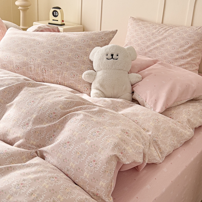 91家纺网 家纺一手货源 找家纺 金丝鸟家纺 2026新款全棉纯棉斜纹特价款四件套 浅茶春樱 粉