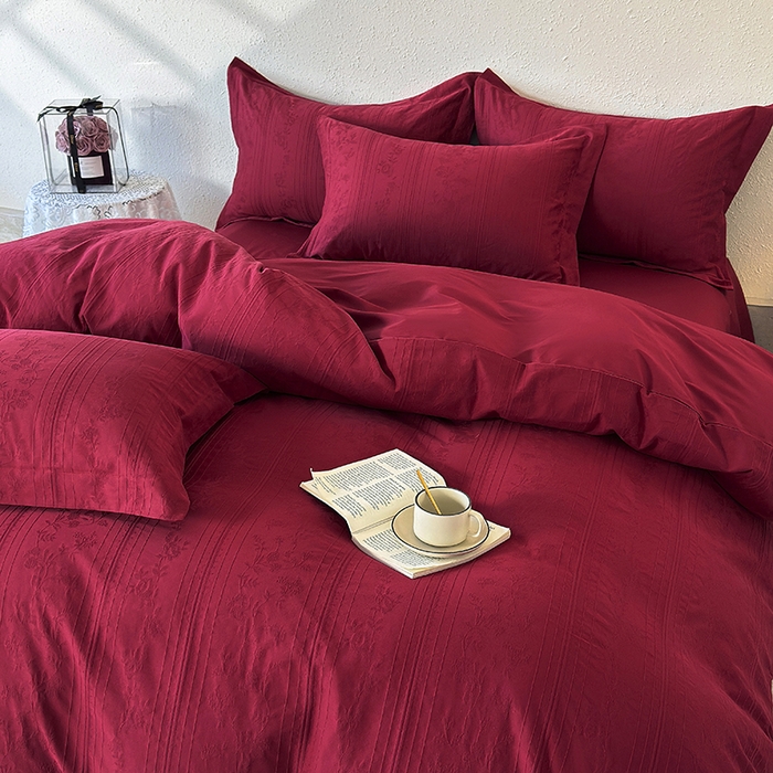 91家纺网 家纺一手货源 找家纺 宜家坊 2026新款全棉60S长绒棉立体厚织提花四件套及单品 沁香-大红