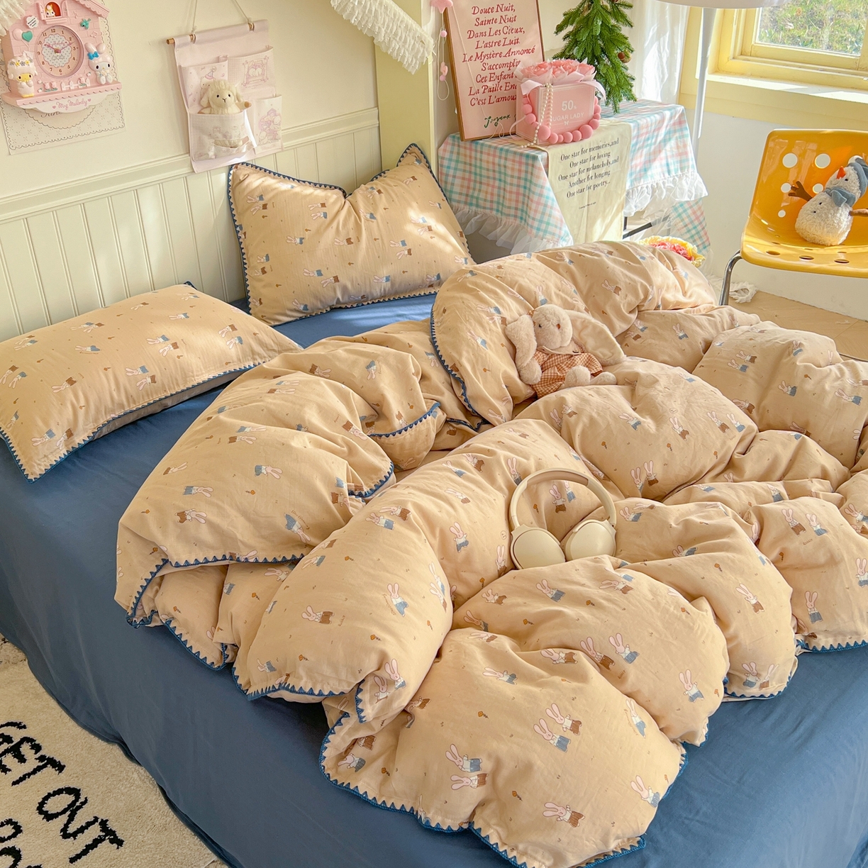 91家纺网 家纺一手货源 找家纺 金丝鸟家纺 2026新款全棉纯棉双层纱贝壳边款四件套 罗马兔兔