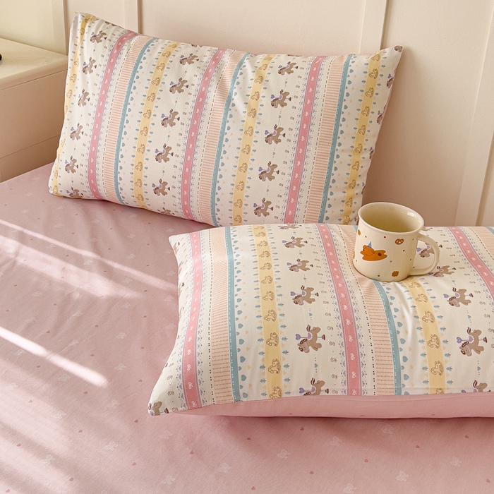 91家纺网 家纺一手货源 找家纺 金丝鸟家纺 2026新款全棉纯棉斜纹特价款四件套 星轨小木马