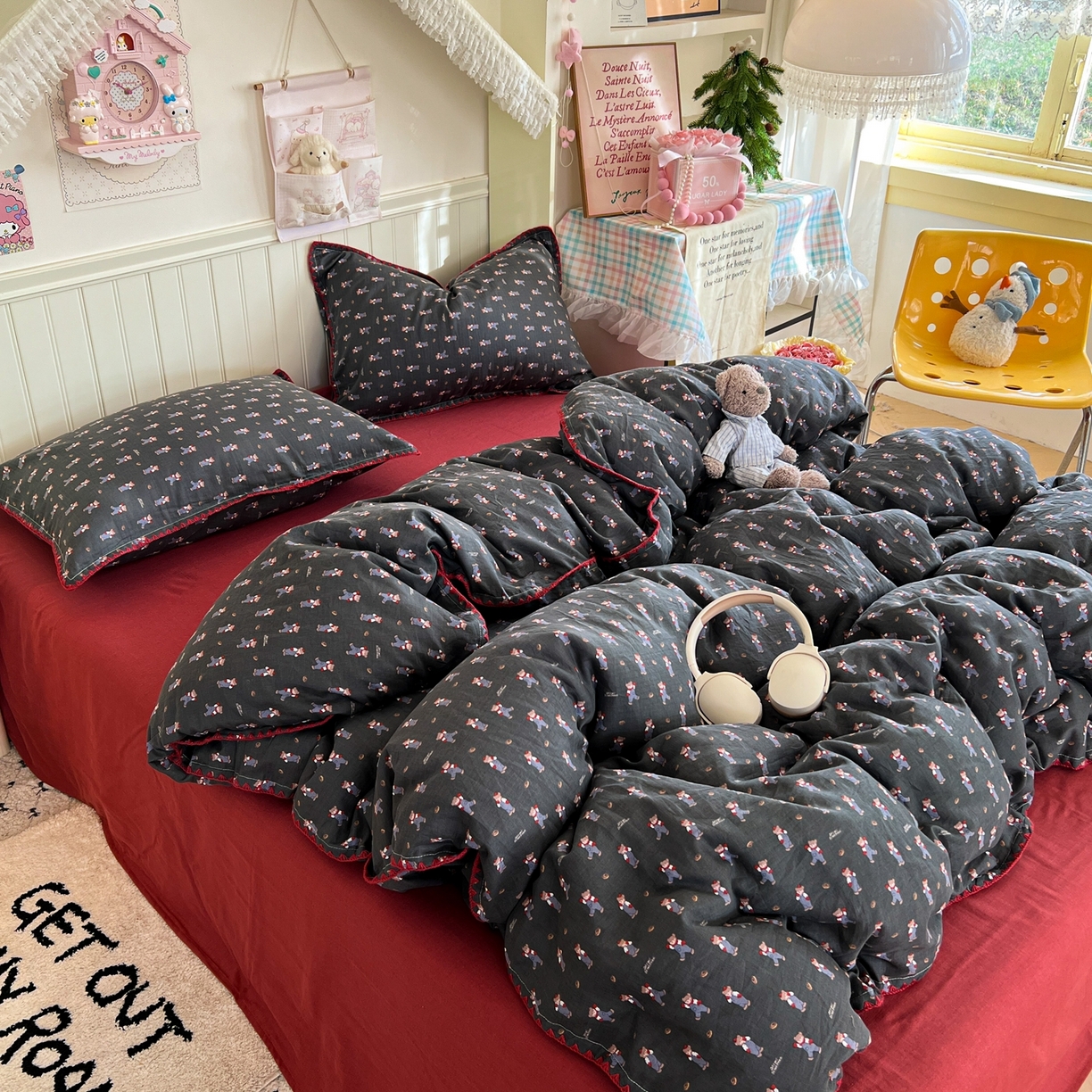 91家纺网 家纺一手货源 找家纺 金丝鸟家纺 2026新款全棉纯棉双层纱贝壳边款四件套 麦田熊熊 灰