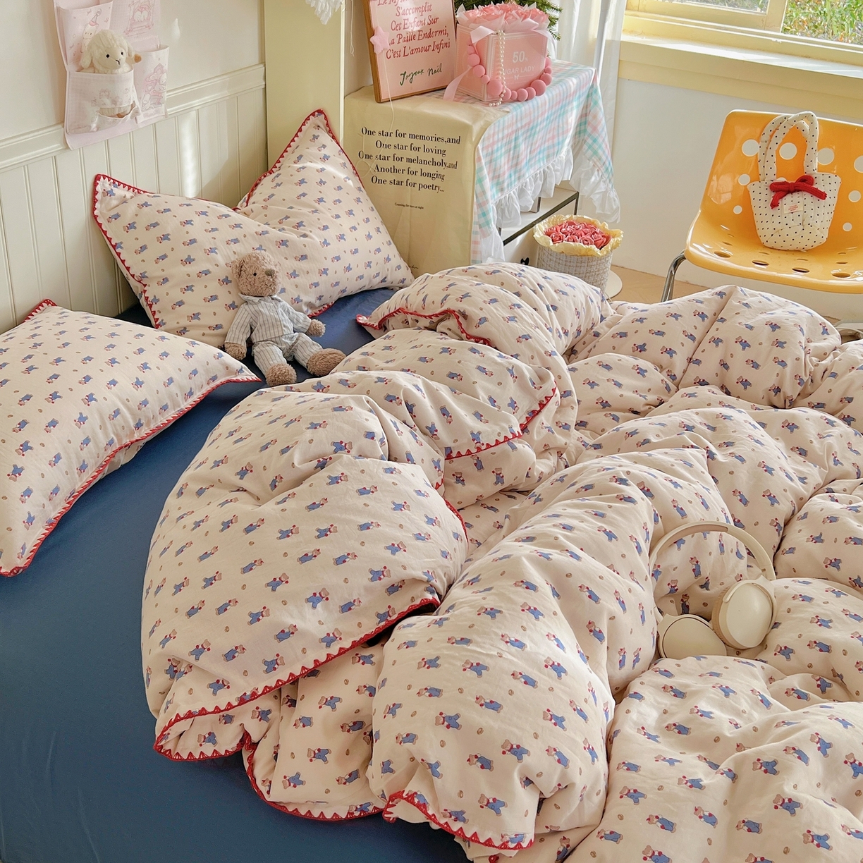 91家纺网 家纺一手货源 找家纺 金丝鸟家纺 2026新款全棉纯棉双层纱贝壳边款四件套 麦田熊熊 米