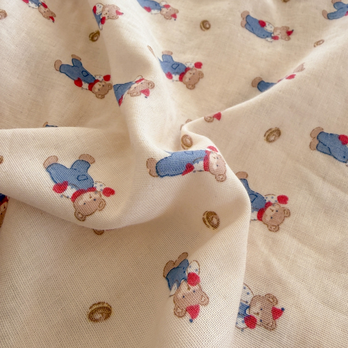 91家纺网 家纺一手货源 找家纺 金丝鸟家纺 2026新款全棉纯棉双层纱贝壳边款四件套 麦田熊熊 米