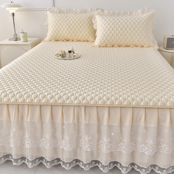 91家纺网 家纺一手货源 找家纺 畅畅家纺 2026新夏季款凉感丝乳胶床裙凉席两件套三件套唯美系列 唯美-淡奶黄