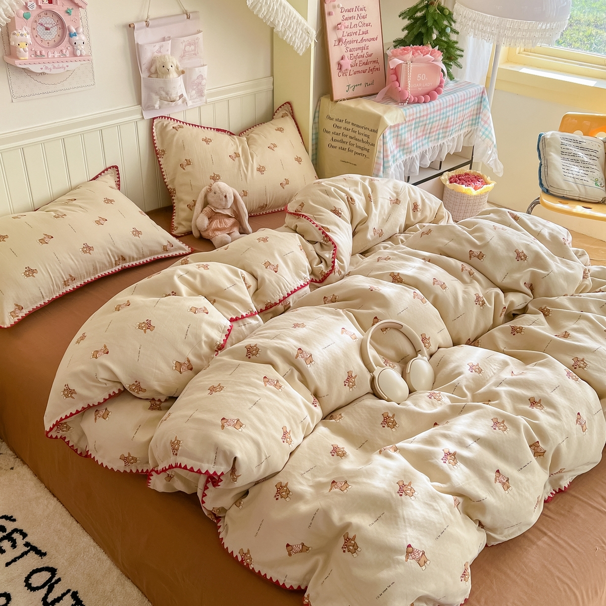 91家纺网 家纺一手货源 找家纺 金丝鸟家纺 2026新款全棉纯棉双层纱贝壳边款四件套 面包熊熊 咖