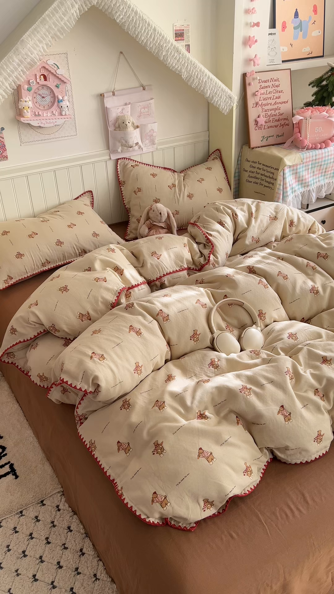 91家纺网 家纺一手货源 找家纺 金丝鸟家纺 2026新款全棉纯棉双层纱贝壳边款四件套 面包熊熊 咖