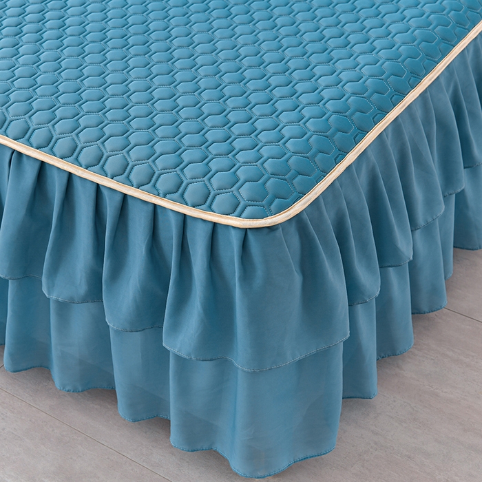 91家纺网 家纺一手货源 找家纺 （总）畅畅家纺 2026新款凉感丝纯色双层边乳胶床裙凉席两件套三件套足球花系列