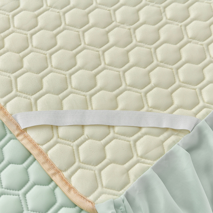 91家纺网 家纺一手货源 找家纺 畅畅家纺 2026新款凉感丝纯色双层边乳胶床裙凉席两件套三件套足球花系列 足球花-清新绿