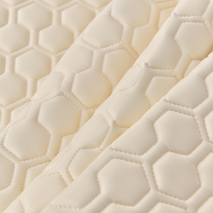 91家纺网 家纺一手货源 找家纺 畅畅家纺 2026新款凉感丝纯色双层边乳胶床裙凉席两件套三件套足球花系列 足球花-米黄