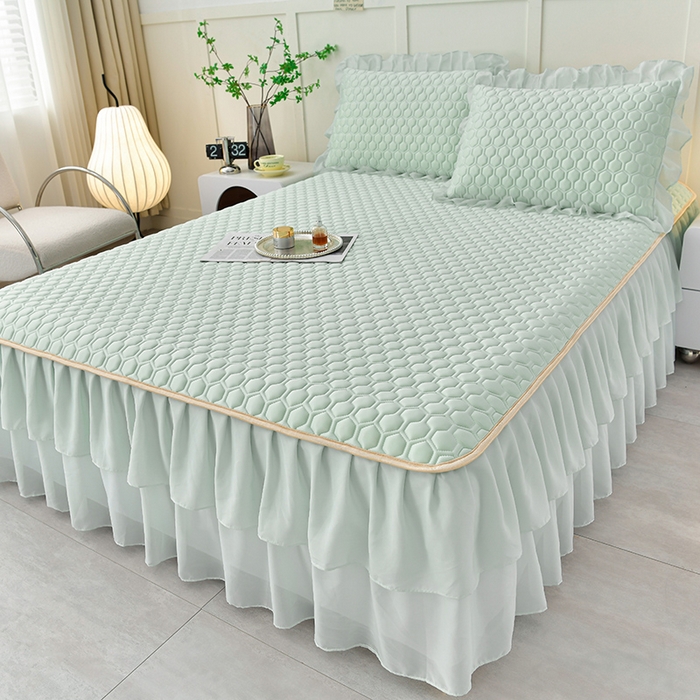 91家纺网 家纺一手货源 找家纺 畅畅家纺 2026新款凉感丝纯色双层边乳胶床裙凉席两件套三件套足球花系列 足球花-清新绿