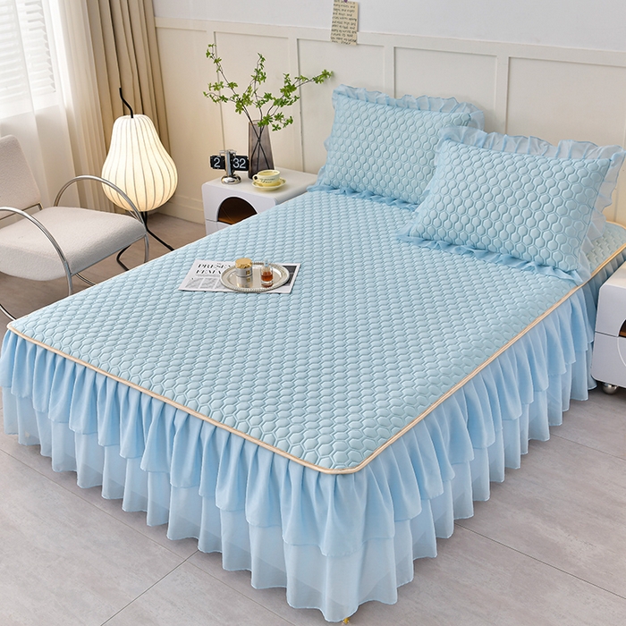 91家纺网 家纺一手货源 找家纺 畅畅家纺 2026新款凉感丝纯色双层边乳胶床裙凉席两件套三件套足球花系列 足球花-天蓝