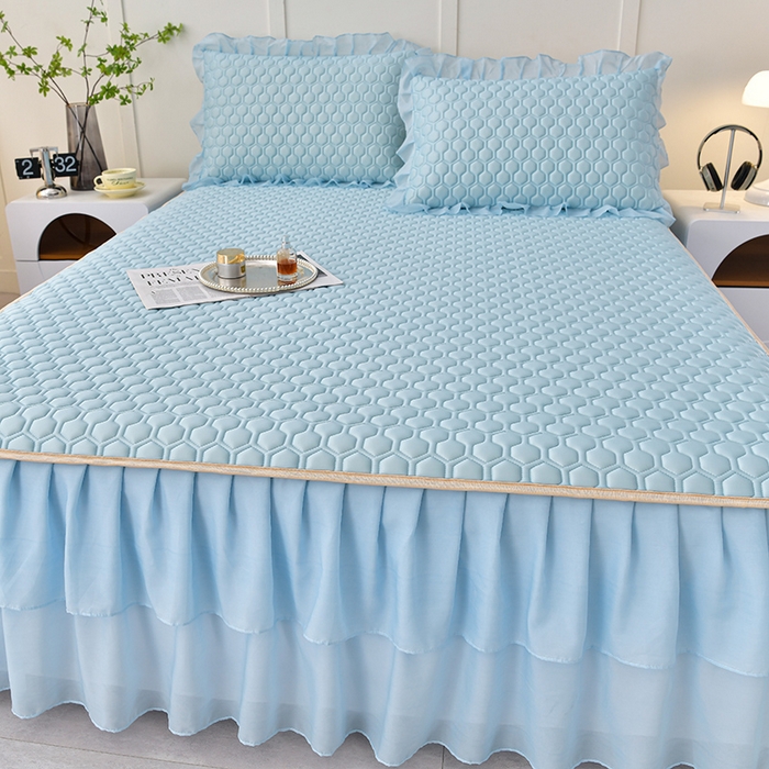 91家纺网 家纺一手货源 找家纺 畅畅家纺 2026新款凉感丝纯色双层边乳胶床裙凉席两件套三件套足球花系列 足球花-天蓝