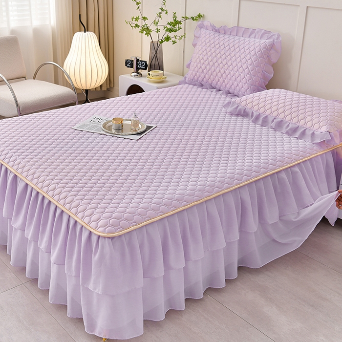 91家纺网 家纺一手货源 找家纺 畅畅家纺 2026新款凉感丝纯色双层边乳胶床裙凉席两件套三件套足球花系列 足球花-魅紫