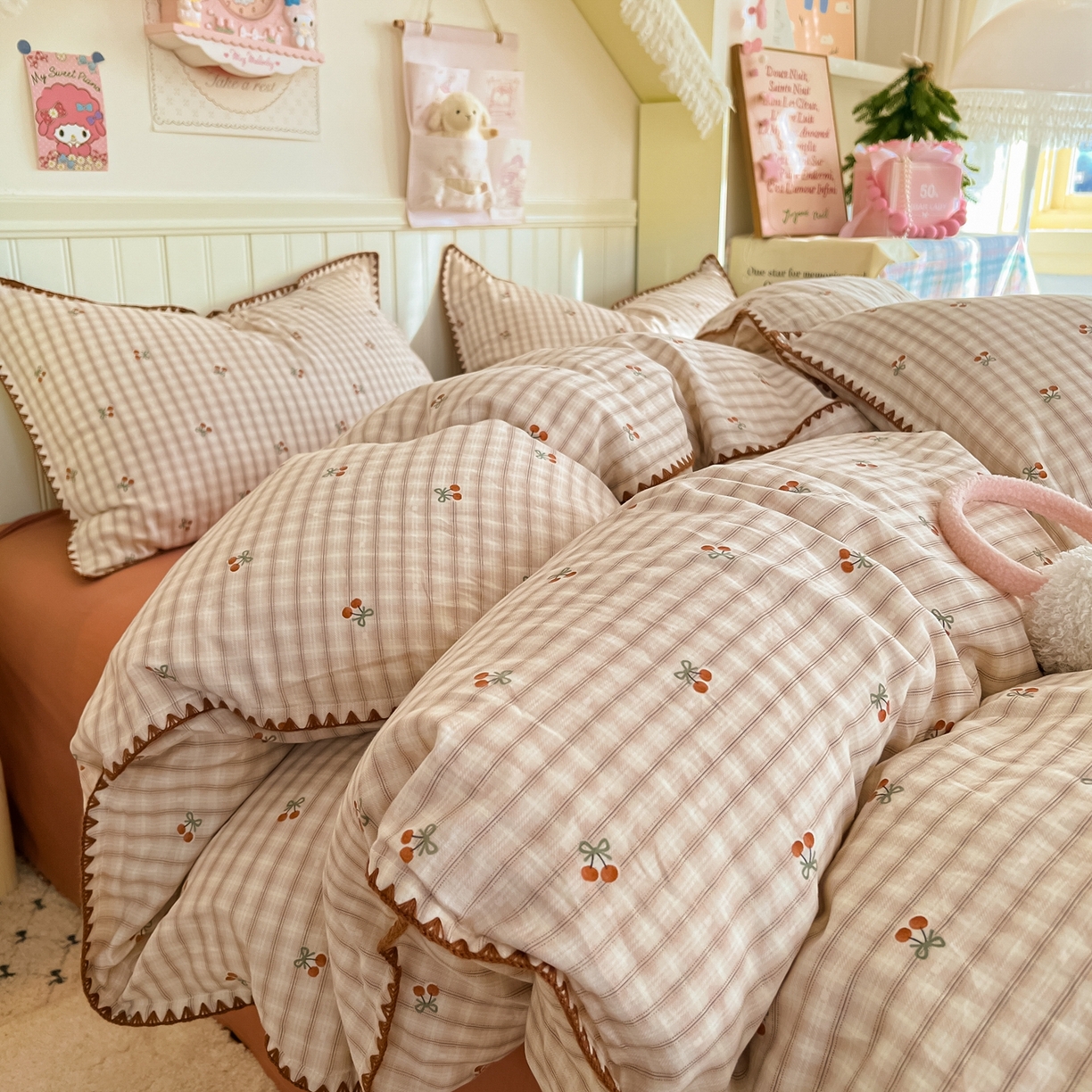 金丝鸟家纺 2026新款全棉纯棉双层纱贝壳边款四件套 纽约樱桃 咖