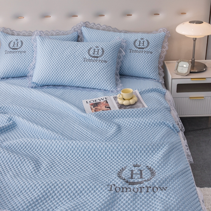 91家纺网 家纺一手货源 找家纺 优姿家纺 2025新款500克冰豆豆床裙凉席三件套 天空蓝