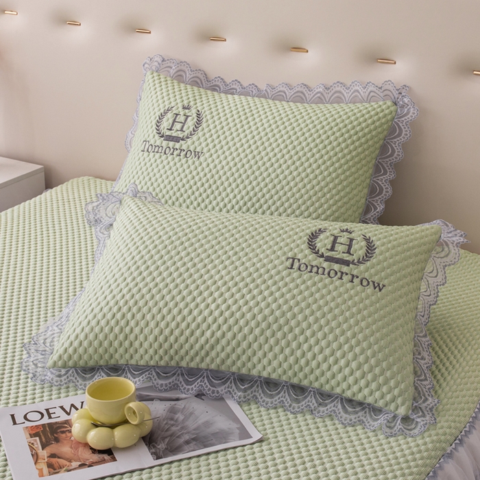 91家纺网 家纺一手货源 找家纺 优姿家纺 2025新款500克冰豆豆床裙凉席三件套 青草绿