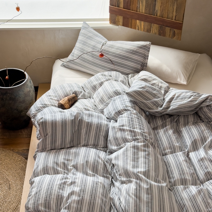 91家纺网 家纺一手货源 找家纺 对白 2026春夏新款专版全棉纯棉色织水洗棉四件套-极繁主义系列 极繁主义-白条纹+白