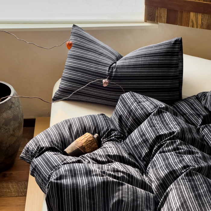 91家纺网 家纺一手货源 找家纺 对白 2026春夏新款专版全棉纯棉色织水洗棉四件套-极繁主义系列 极繁主义-黑条纹+白