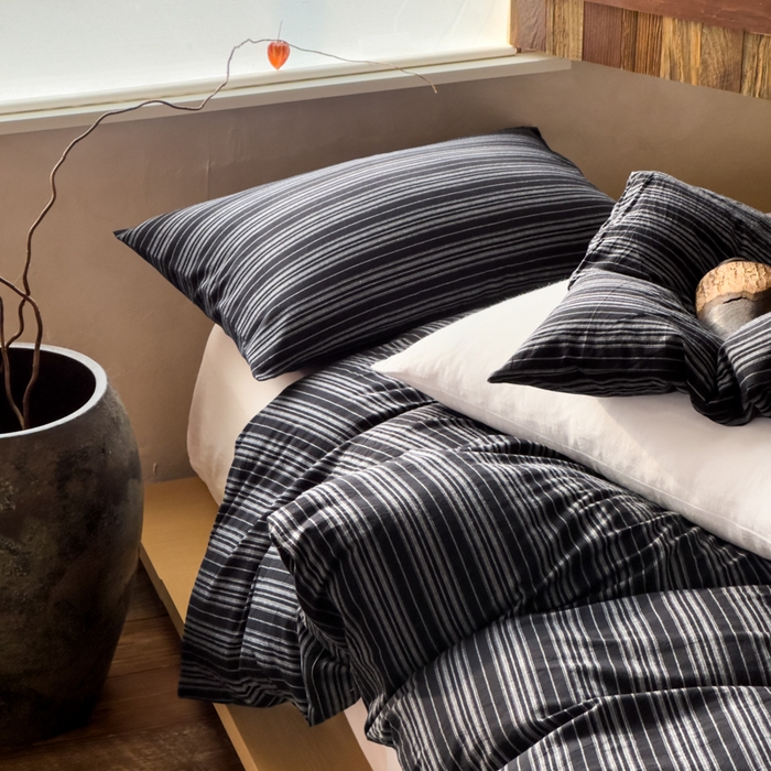 91家纺网 家纺一手货源 找家纺 对白 2026春夏新款专版全棉纯棉色织水洗棉四件套-极繁主义系列 极繁主义-黑条纹+白