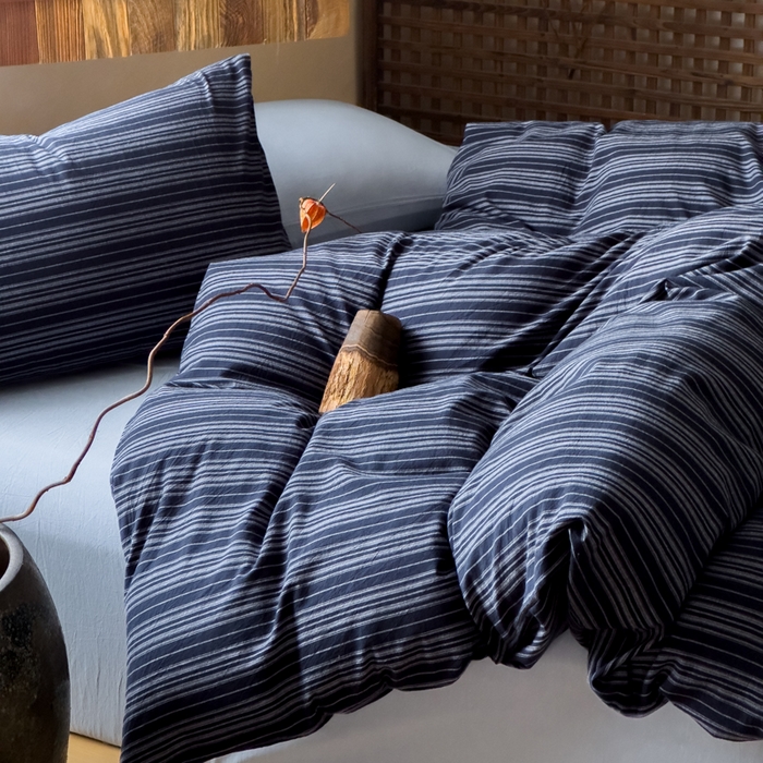 91家纺网 家纺一手货源 找家纺 对白 2026春夏新款专版全棉纯棉色织水洗棉四件套-极繁主义系列 极繁主义-藏青条纹+海蓝