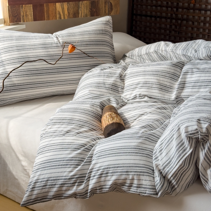 91家纺网 家纺一手货源 找家纺 对白 2026春夏新款专版全棉纯棉色织水洗棉四件套-极繁主义系列 极繁主义-白条纹+白