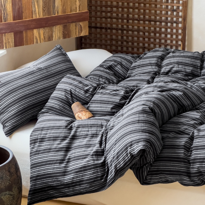 91家纺网 家纺一手货源 找家纺 对白 2026春夏新款专版全棉纯棉色织水洗棉四件套-极繁主义系列 极繁主义-黑条纹+白