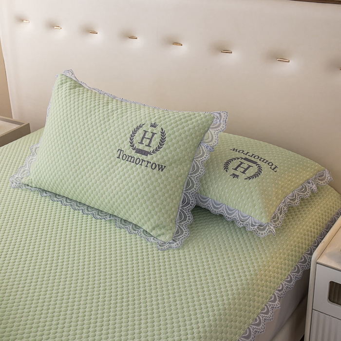 91家纺网 家纺一手货源 找家纺 优姿家纺 2025新款500克豆豆席子凉席床笠款三件套 青春绿