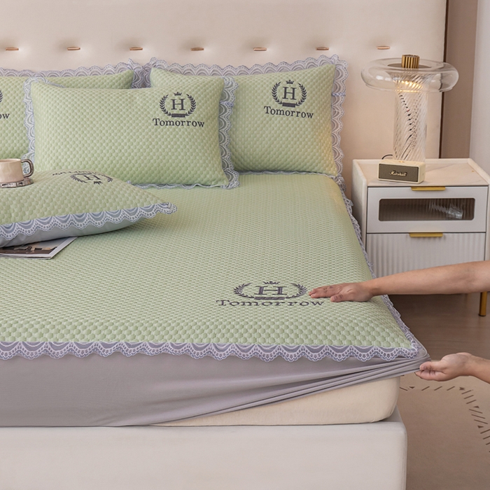 91家纺网 家纺一手货源 找家纺 优姿家纺 2025新款500克豆豆席子凉席床笠款三件套 青春绿