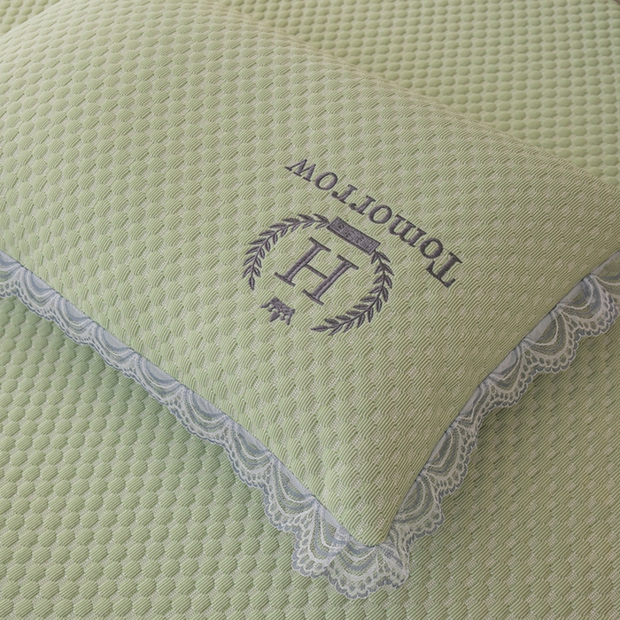 91家纺网 家纺一手货源 找家纺 优姿家纺 2025新款500克豆豆席子凉席床笠款三件套 青春绿