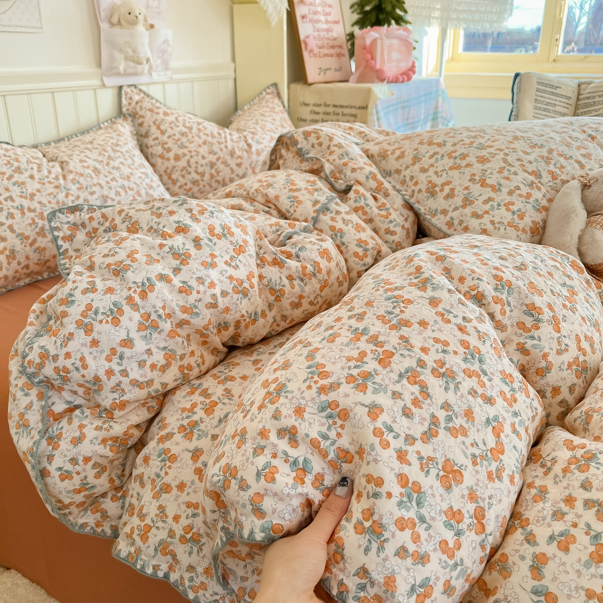 91家纺网 家纺一手货源 找家纺 金丝鸟家纺 2026新款全棉纯棉双层纱贝壳边款四件套 暖暖花谱