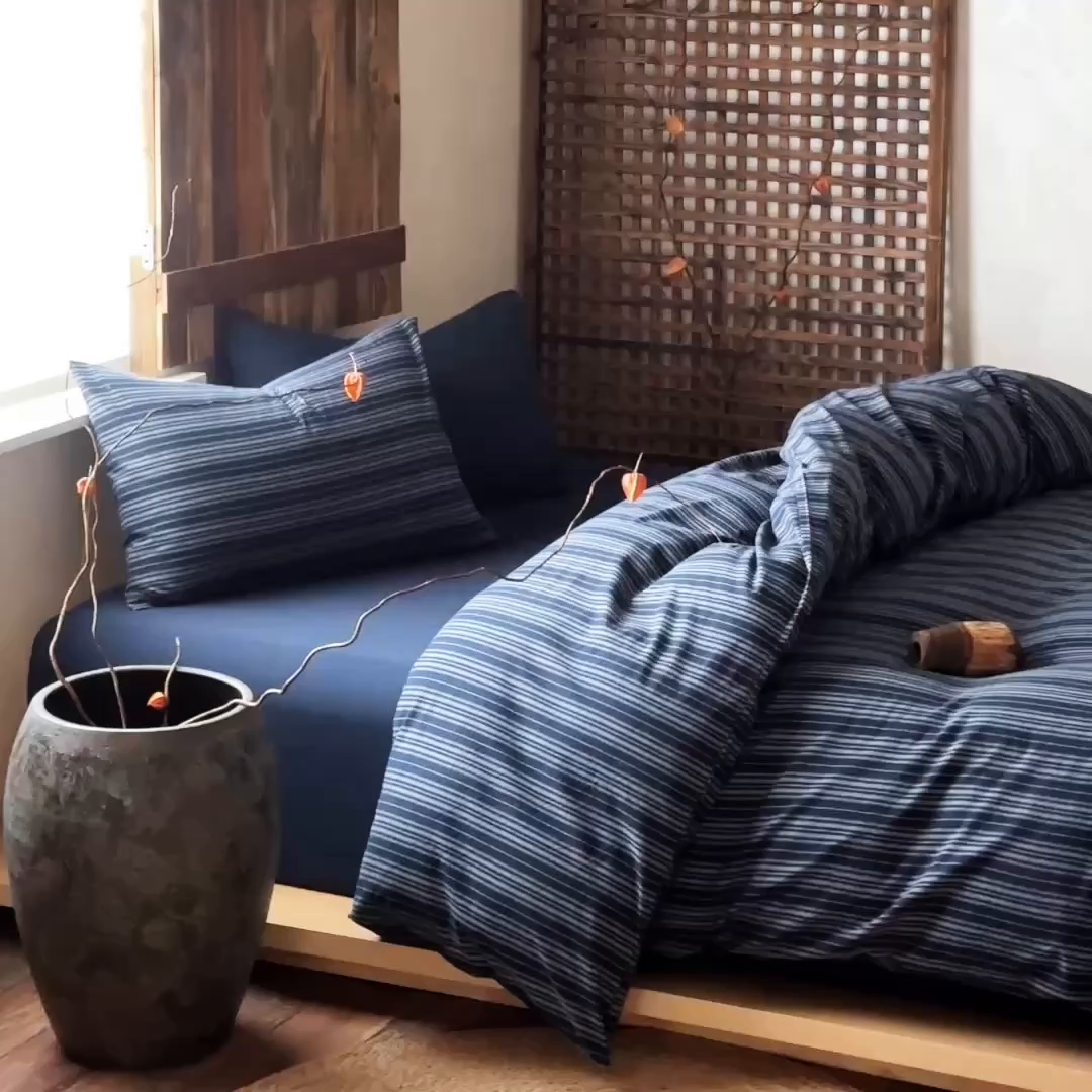 91家纺网 家纺一手货源 找家纺 对白 2026春夏新款专版全棉纯棉色织水洗棉四件套-极繁主义系列 极繁主义-藏青条纹+藏青