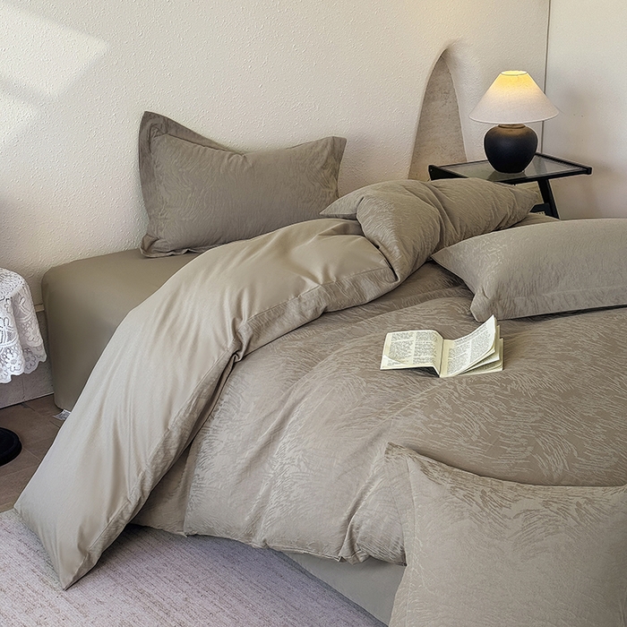 91家纺网 家纺一手货源 找家纺 宜家坊 2026新款全棉60S长绒棉立体厚织提花单被套 克拉拉-金属灰