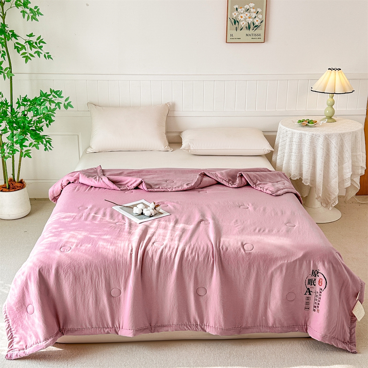 91家纺网 家纺一手货源 找家纺 伊凡 2026新款纯色夏凉被空调被子薄盖毯被 豆沙