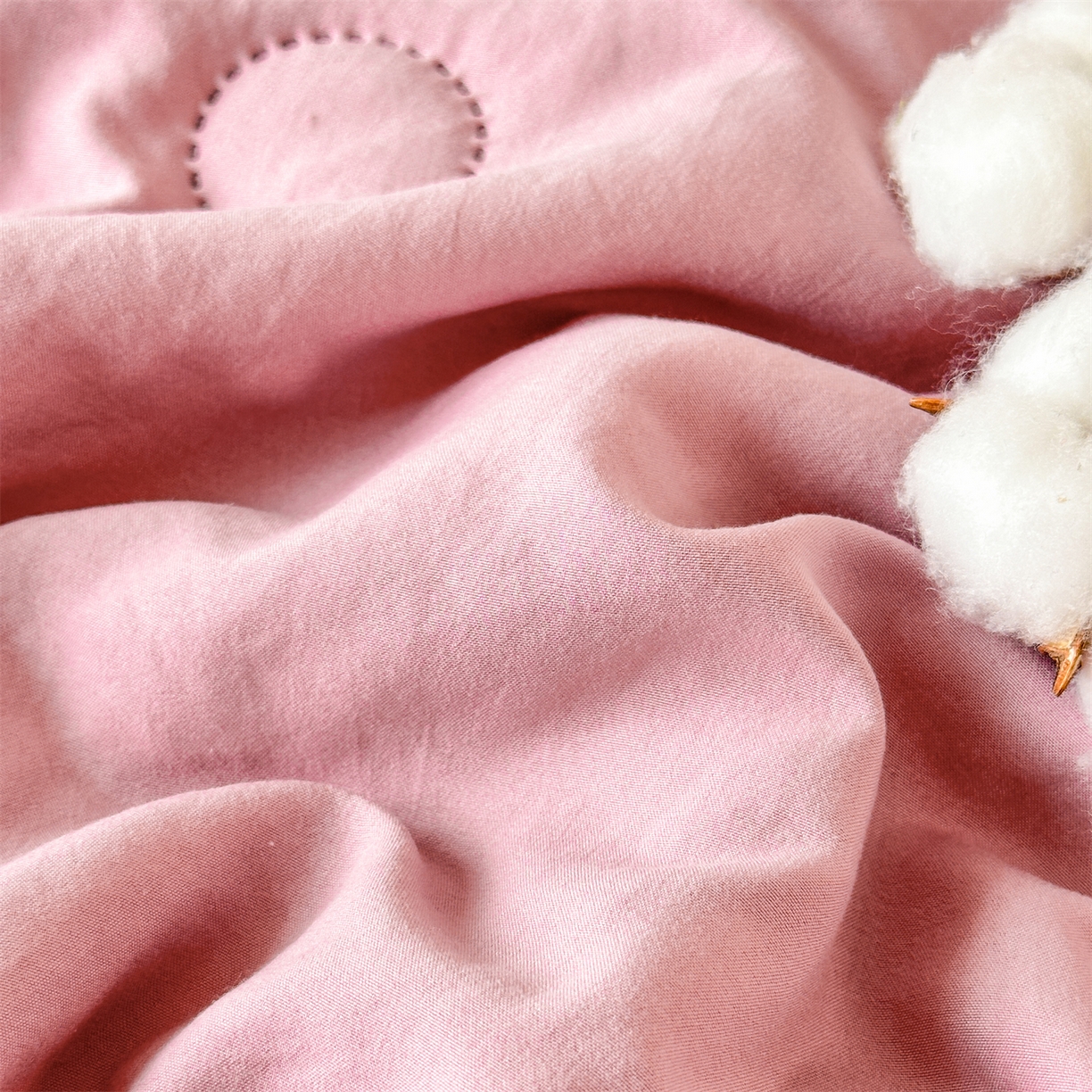 91家纺网 家纺一手货源 找家纺 伊凡 2026新款纯色夏凉被空调被子薄盖毯被 豆沙