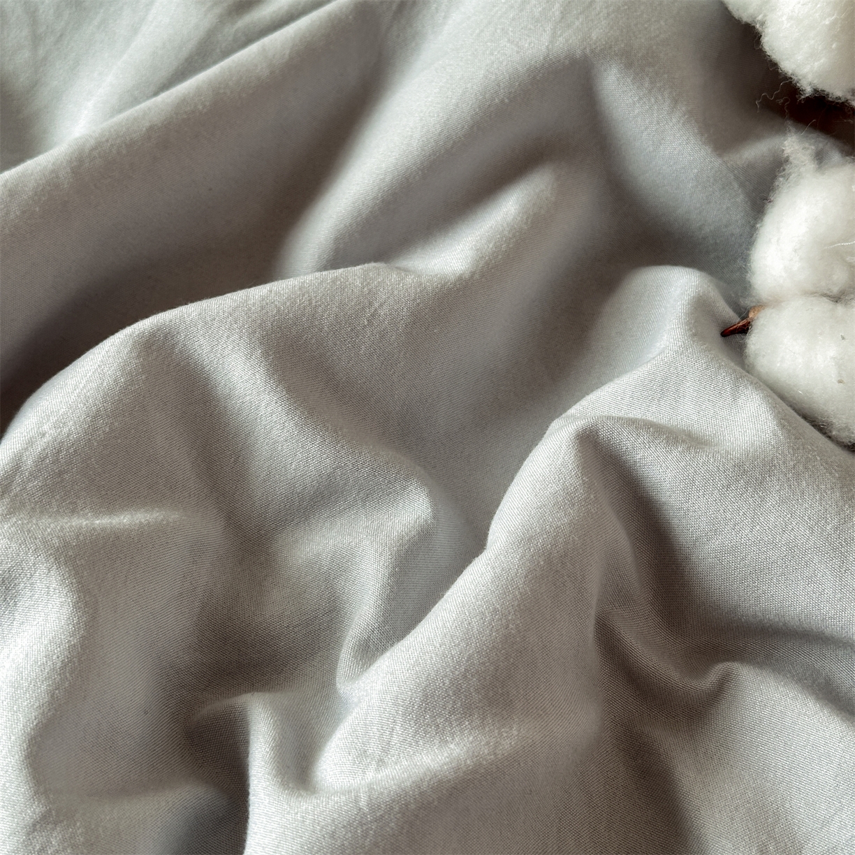 91家纺网 家纺一手货源 找家纺 伊凡 2026新款纯色夏凉被空调被子薄盖毯被 高雅灰