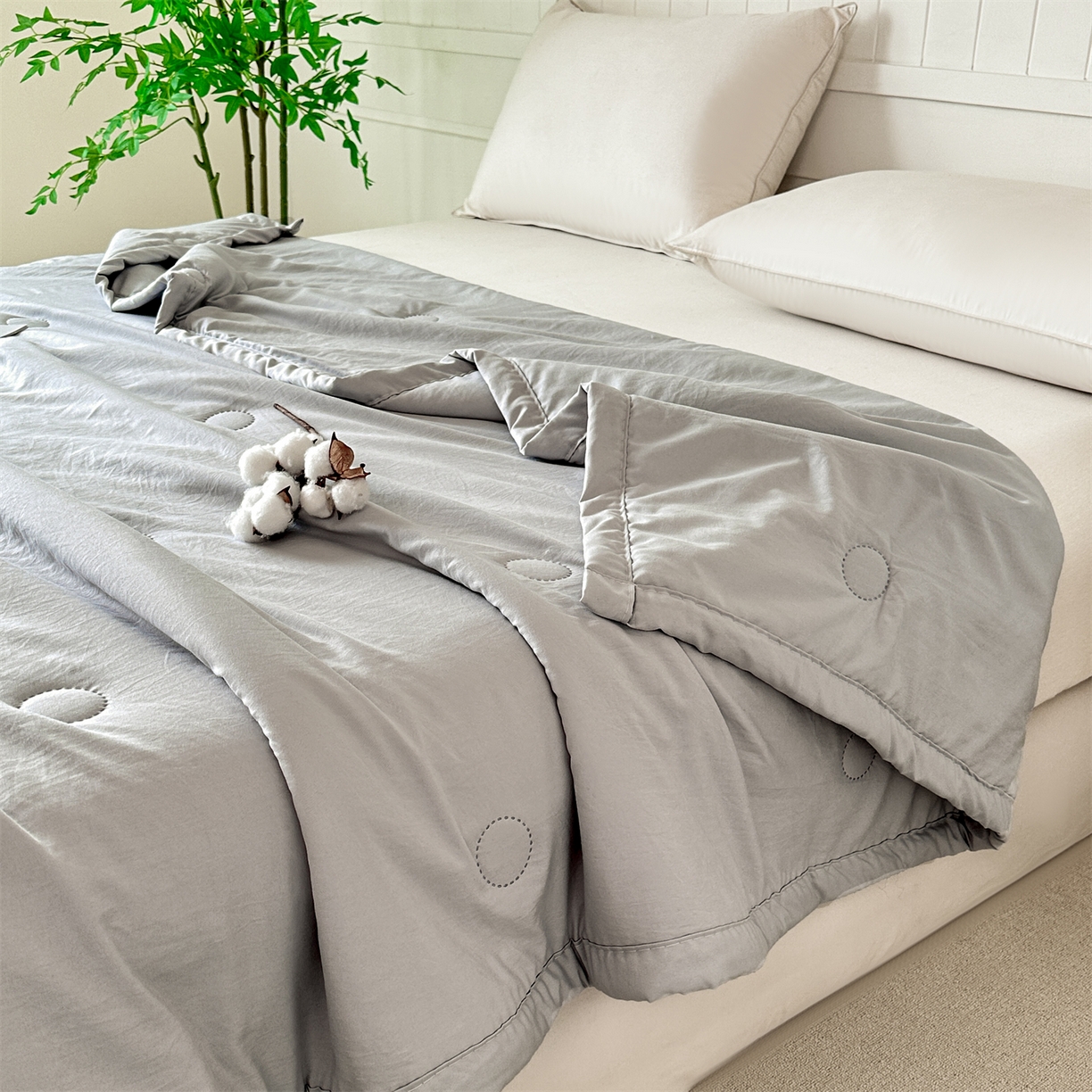 91家纺网 家纺一手货源 找家纺 伊凡 2026新款纯色夏凉被空调被子薄盖毯被 高雅灰