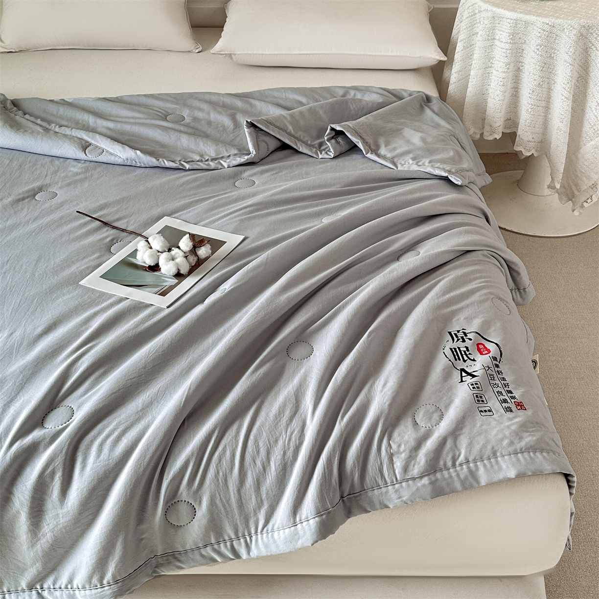 91家纺网 家纺一手货源 找家纺 伊凡 2026新款纯色夏凉被空调被子薄盖毯被 高雅灰
