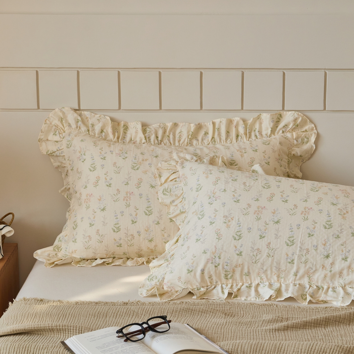 91家纺网 家纺一手货源 找家纺 百寐 2026全棉双层纱A类纯棉纱布花边加大50*80枕套48*74/40*60枕芯保护套 梨梦初醒