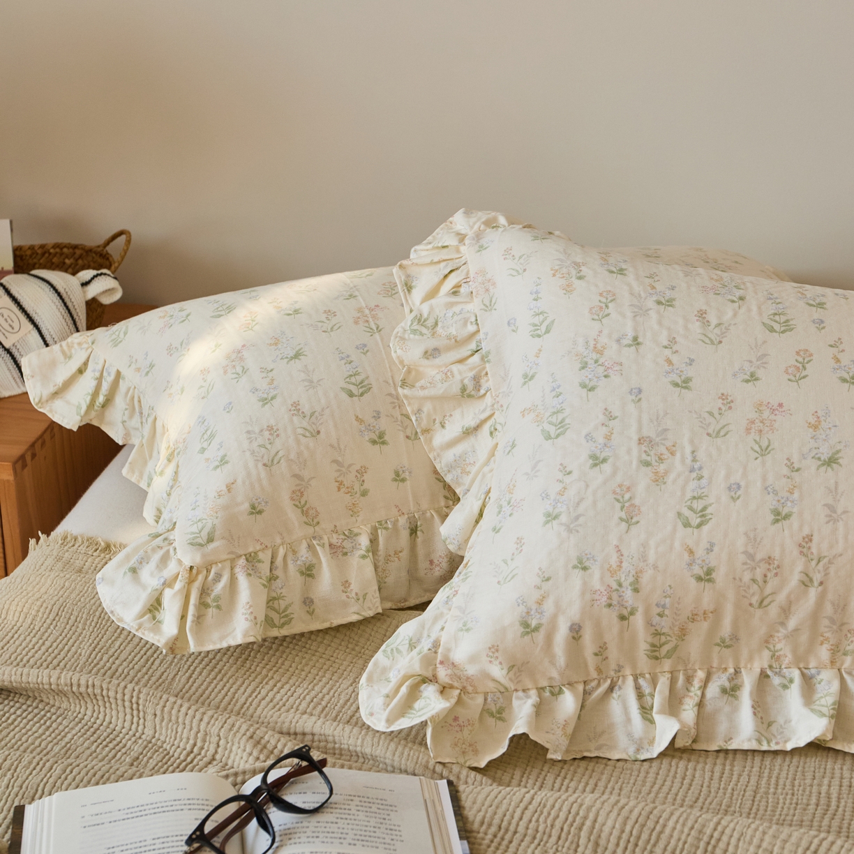 91家纺网 家纺一手货源 找家纺 百寐 2026全棉双层纱A类纯棉纱布花边加大50*80枕套48*74/40*60枕芯保护套 梨梦初醒