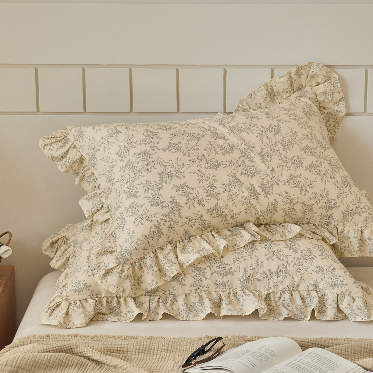 91家纺网 家纺一手货源 找家纺 百寐 2026全棉双层纱A类纯棉纱布花边加大50*80枕套48*74/40*60枕芯保护套 迷雾森林