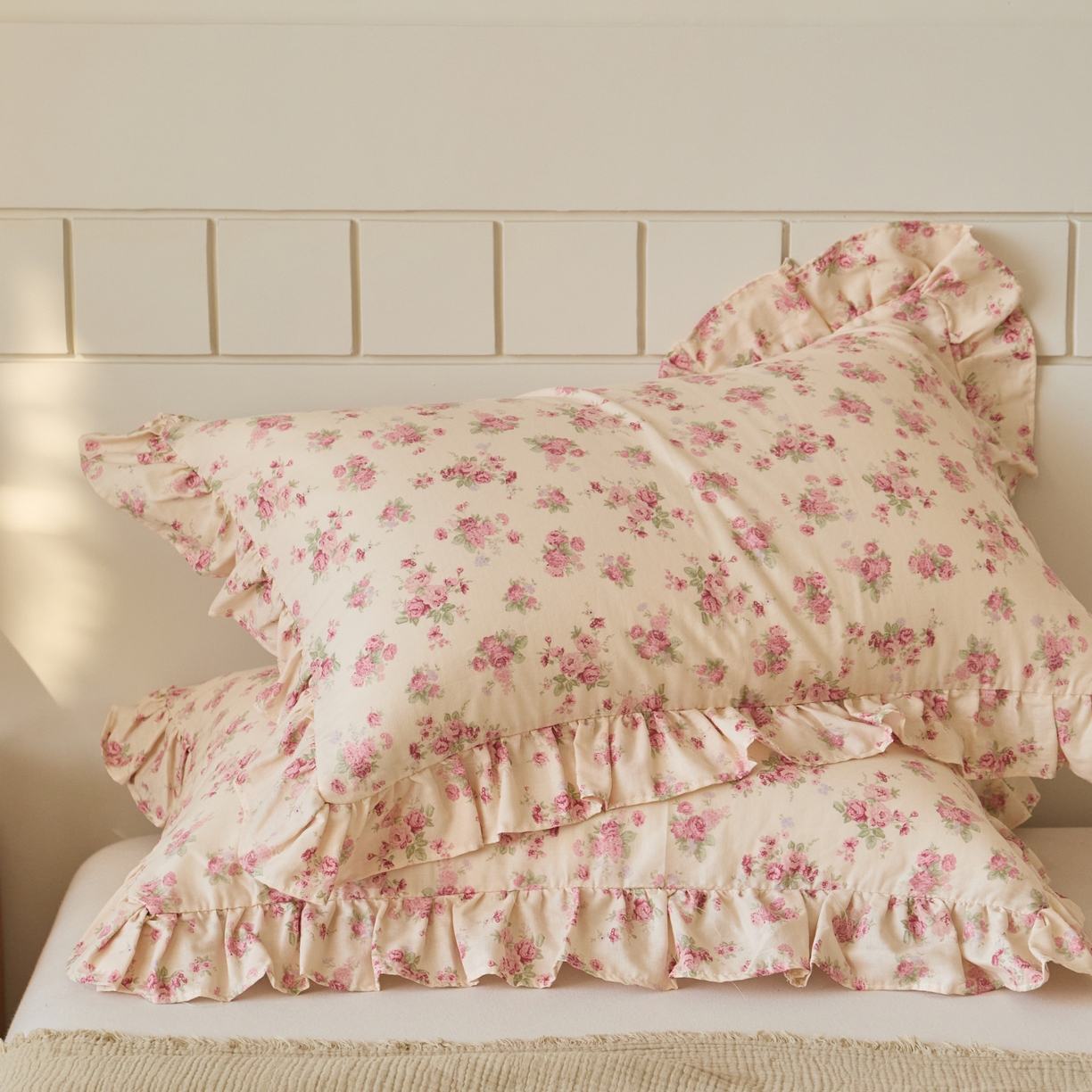 91家纺网 家纺一手货源 找家纺 百寐 2026全棉双层纱A类纯棉纱布花边加大50*80枕套48*74/40*60枕芯保护套 蔷薇之恋