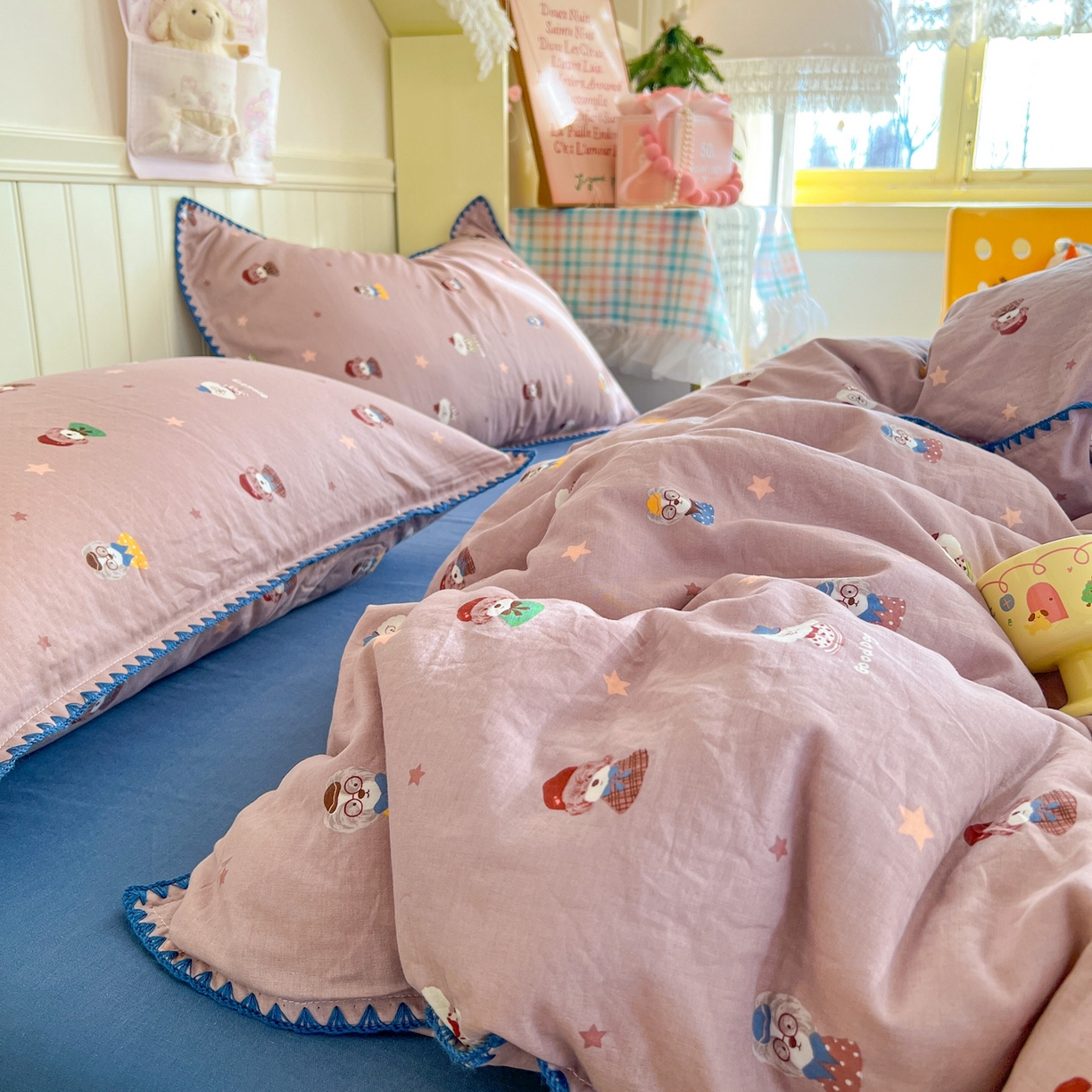 91家纺网 家纺一手货源 找家纺 金丝鸟家纺 2026新款全棉纯棉双层纱贝壳边款四件套 眼睛家族 豆沙