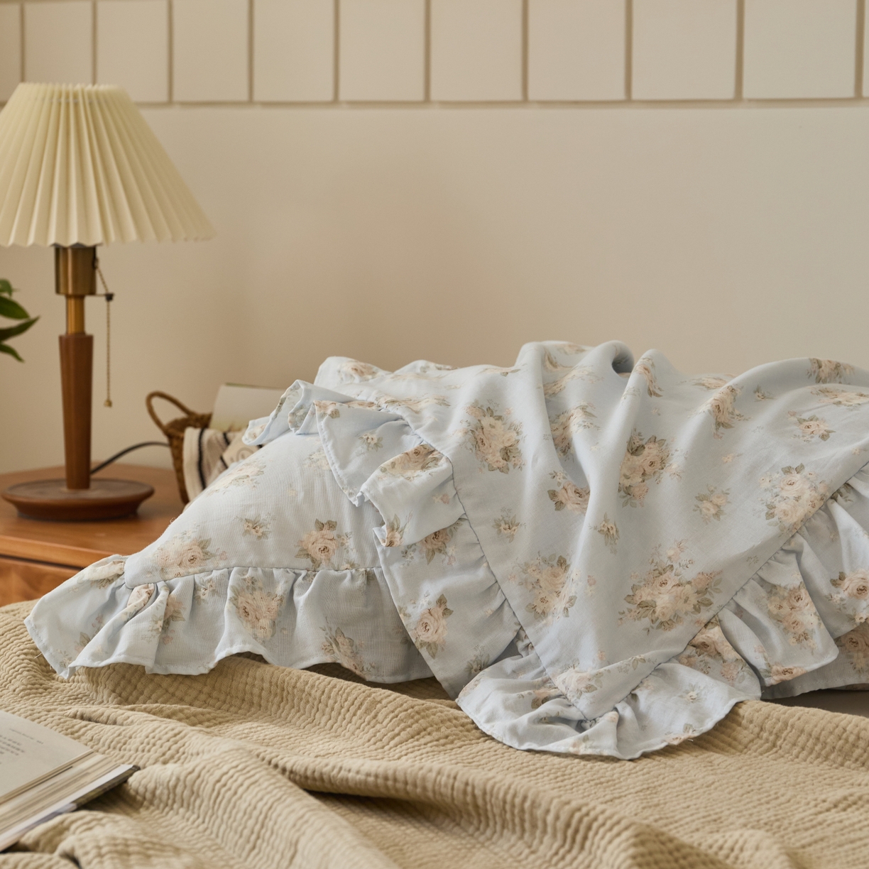 91家纺网 家纺一手货源 找家纺 百寐 2026全棉双层纱A类纯棉纱布花边加大50*80枕套48*74/40*60枕芯保护套 夏日微醺