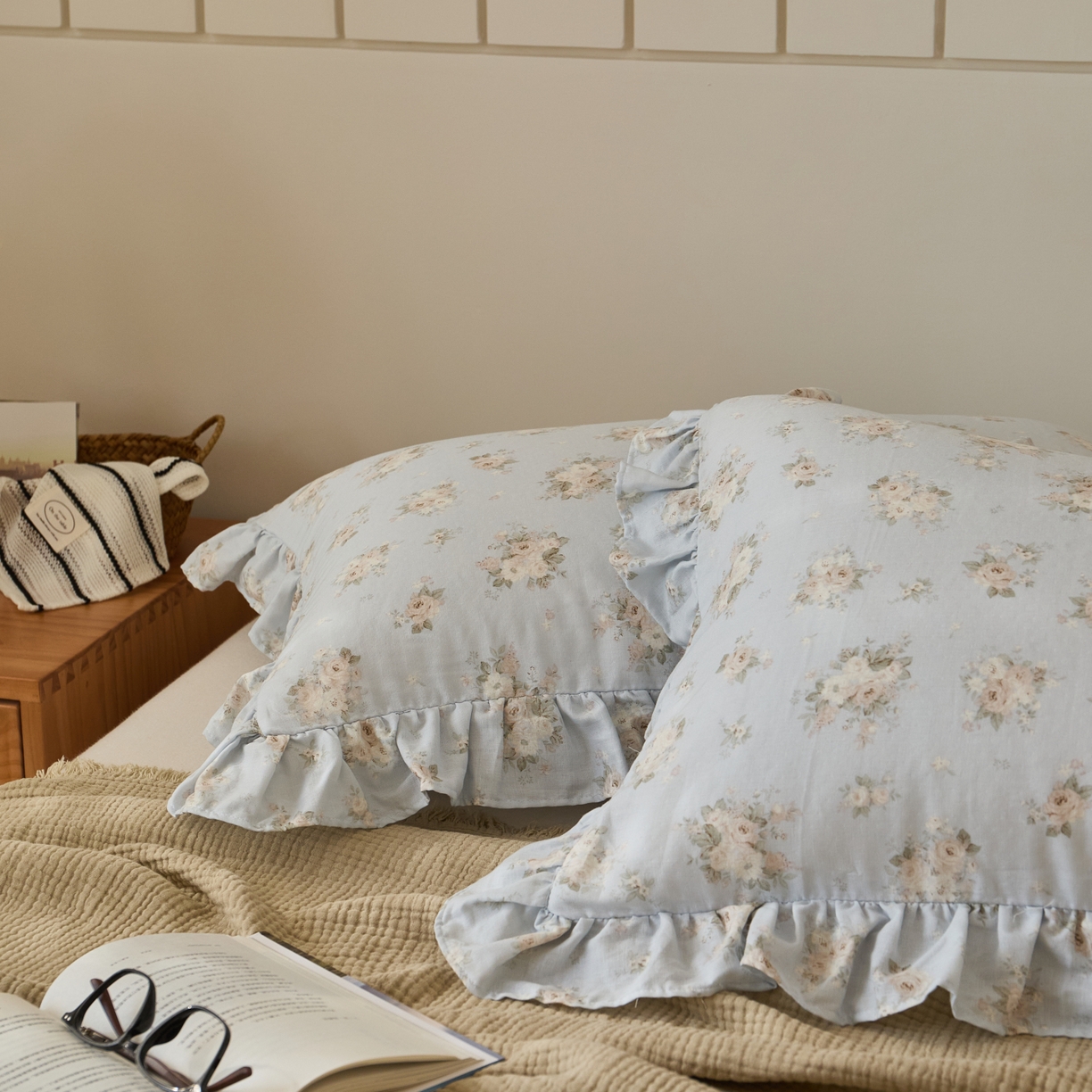 91家纺网 家纺一手货源 找家纺 百寐 2026全棉双层纱A类纯棉纱布花边加大50*80枕套48*74/40*60枕芯保护套 夏日微醺