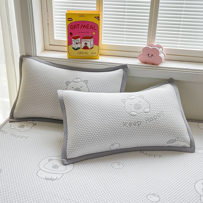 91家纺网 家纺一手货源 找家纺 梵朴 2026新款直播A类冰豆豆凉席三件套凉豆豆软凉席可机洗空调席子-升级抗起球 卡皮巴拉-灰