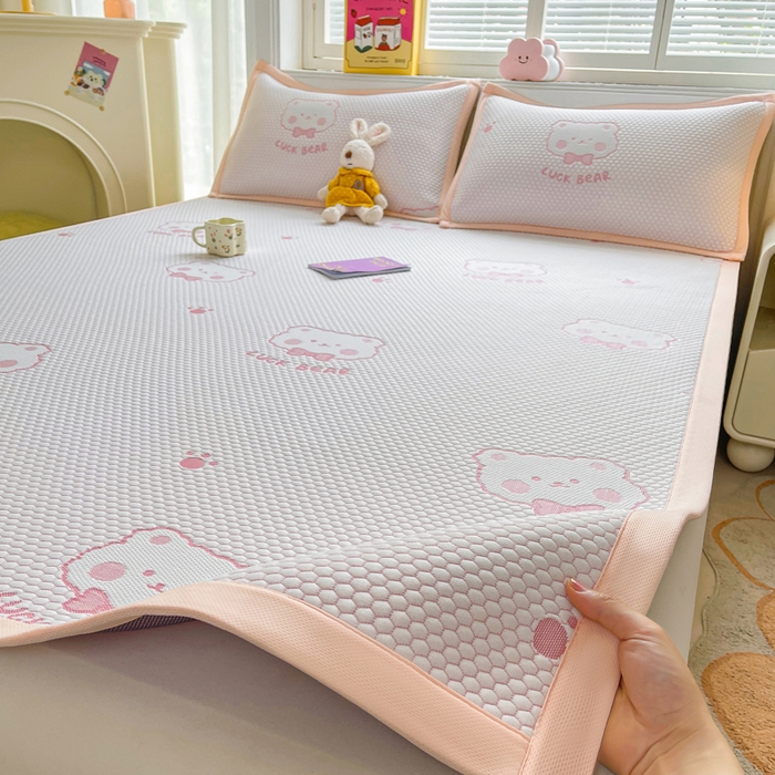 91家纺网 家纺一手货源 找家纺 梵朴 2026新款直播A类冰豆豆凉席三件套凉豆豆软凉席可机洗空调席子-升级抗起球 LUCK熊-粉