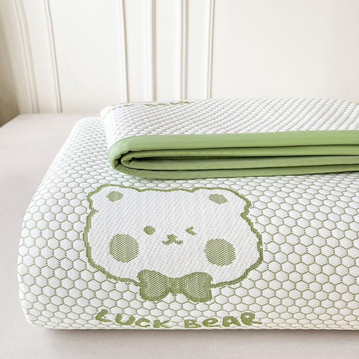 91家纺网 家纺一手货源 找家纺 梵朴 2026新款直播A类冰豆豆凉席三件套凉豆豆软凉席可机洗空调席子-升级抗起球 LUCK熊-绿