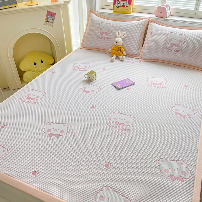 91家纺网 家纺一手货源 找家纺 梵朴 2026新款直播A类冰豆豆凉席三件套凉豆豆软凉席可机洗空调席子-升级抗起球 LUCK熊-粉